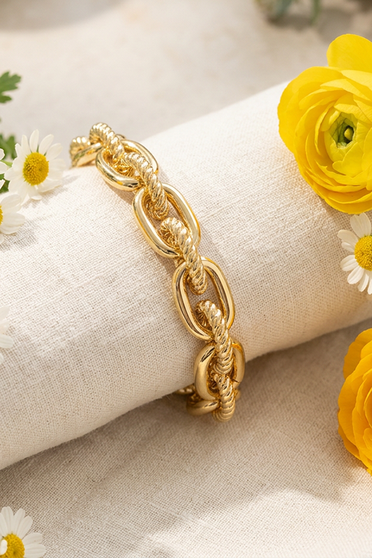 Bold and Effortless Chain Bracelet-Cute-Trendy-Shop-Womens-Boutique-Clothing-Store