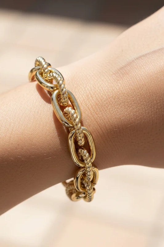 Bold and Effortless Chain Bracelet-Cute-Trendy-Shop-Womens-Boutique-Clothing-Store