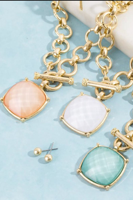 Bold Statement Toggle Necklace