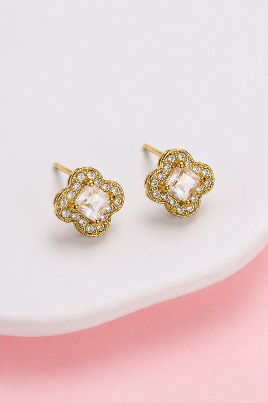 Vintage Sparkle Pavé Clover Halo Stud