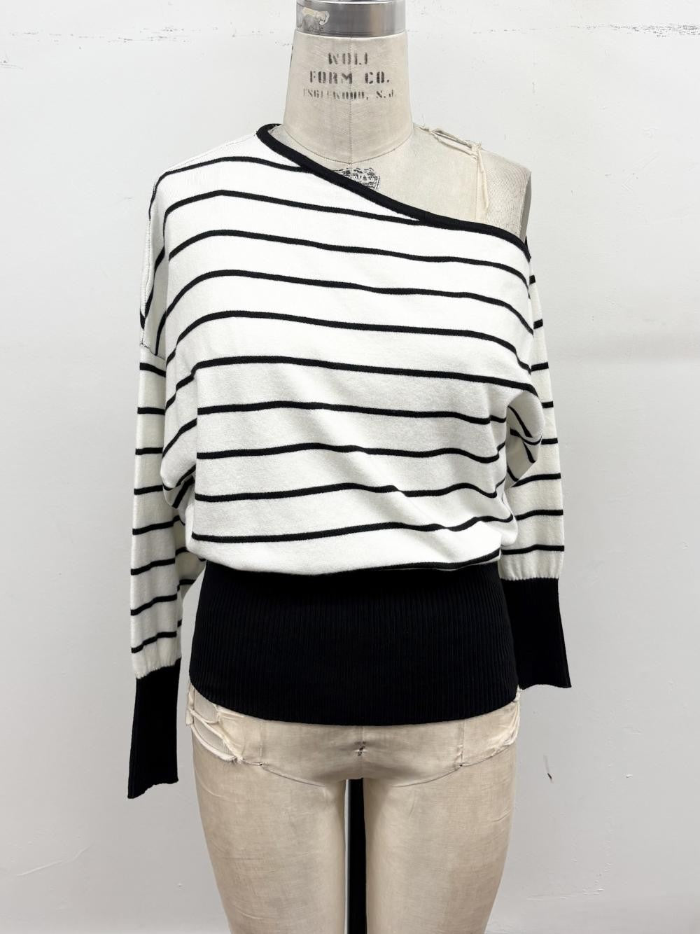 Coastal Chic Off-Shoulder Top-Cute-Trendy-Shop-Womens-Boutique-Clothing-Store