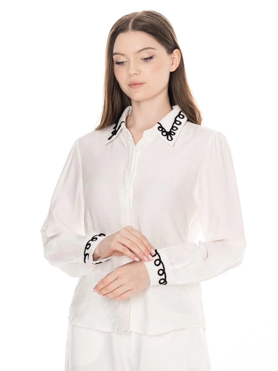 Heritage Vine Embroidered Blouse-Cute-Trendy-Shop-Womens-Boutique-Clothing-Store