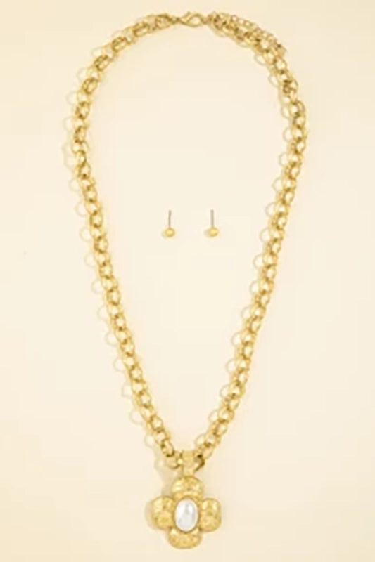 Chain-Link Pearl Cross Statement Necklace-Cute-Trendy-Shop-Womens-Boutique-Clothing-Store